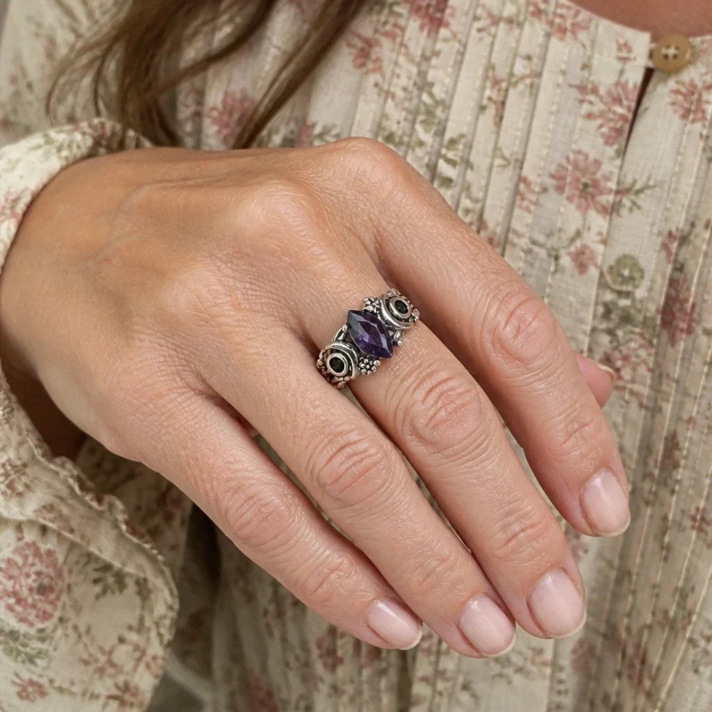 Opvallende Halve Maan Ring