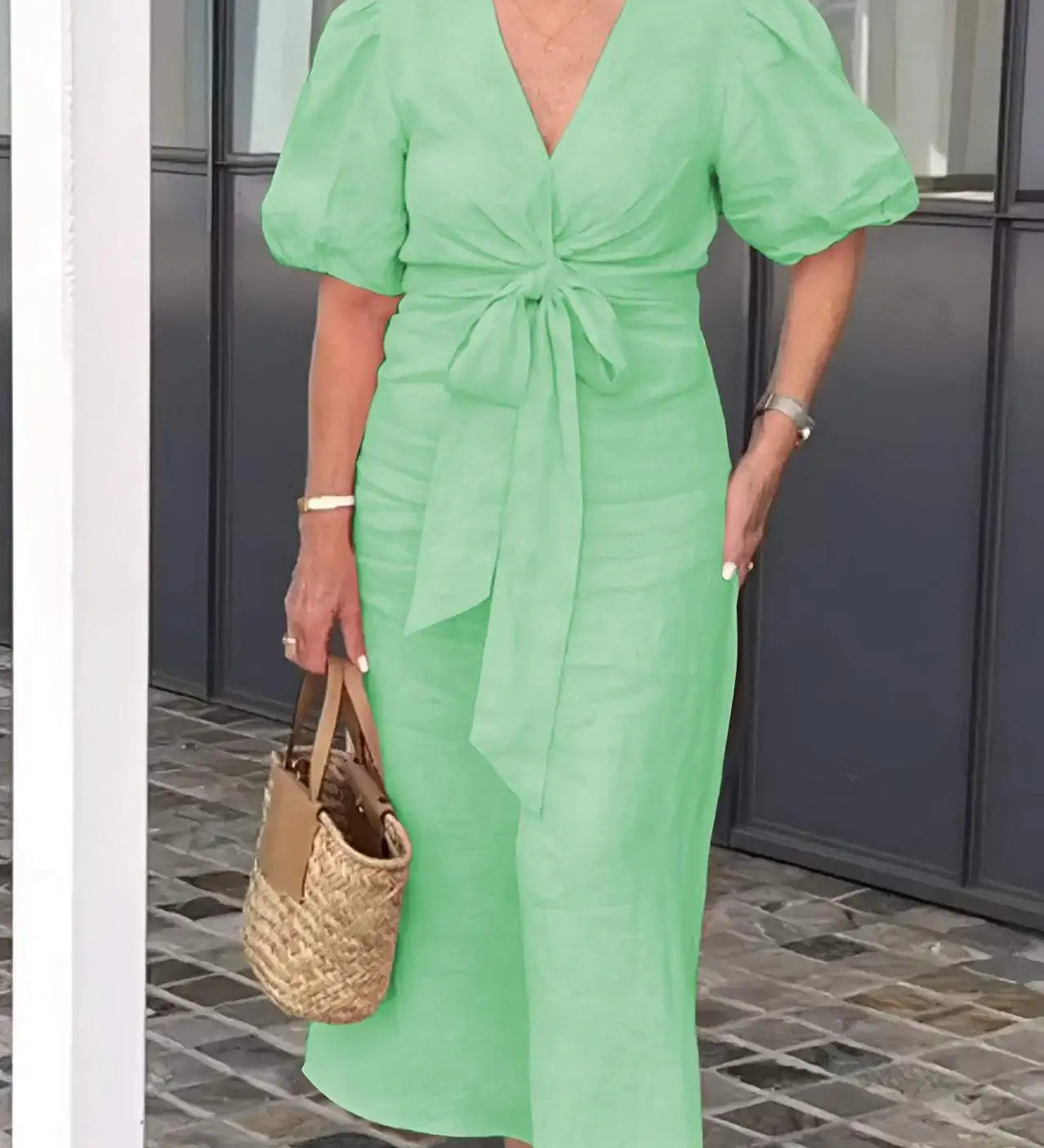 LYNORA | ELEGANTE MIDI JURK MET V-HALS