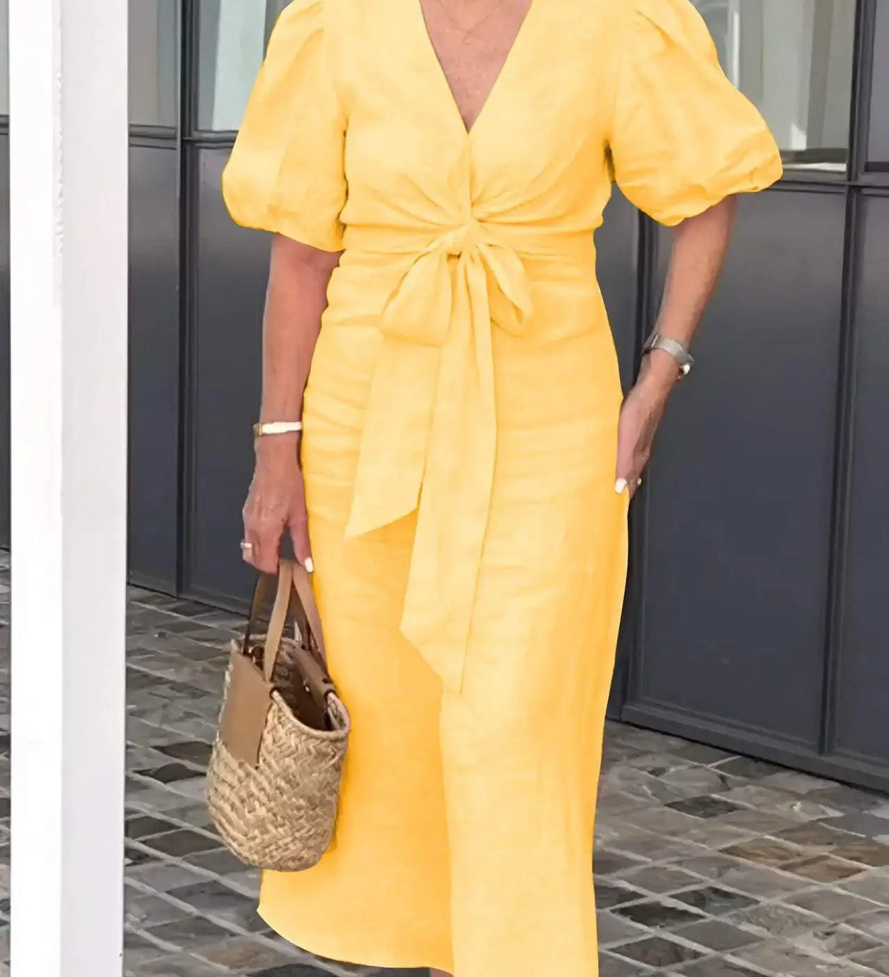 LYNORA | ELEGANTE MIDI JURK MET V-HALS